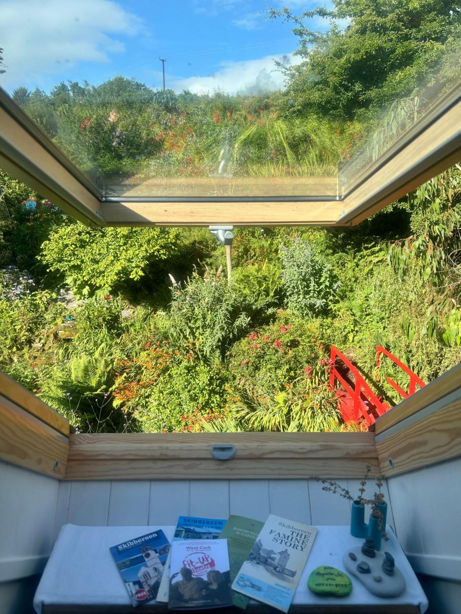 Streamside B And B With Parking Drimoleague Eksteriør bilde